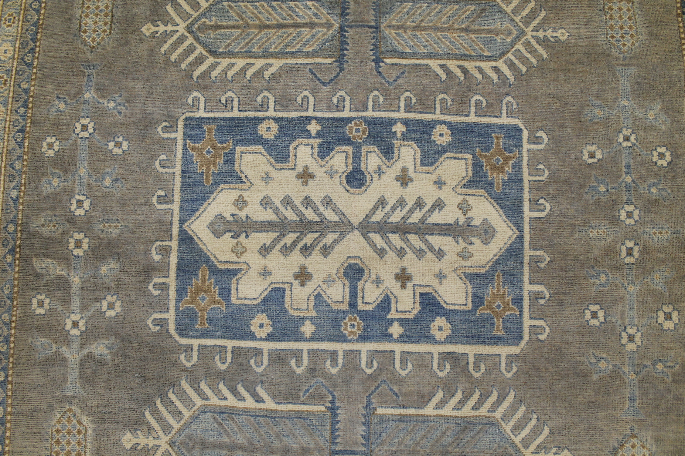 Oushak Rugs Kazak 022572 Lt. Grey - Grey & Ivory - Beige Hand Knotted Rug