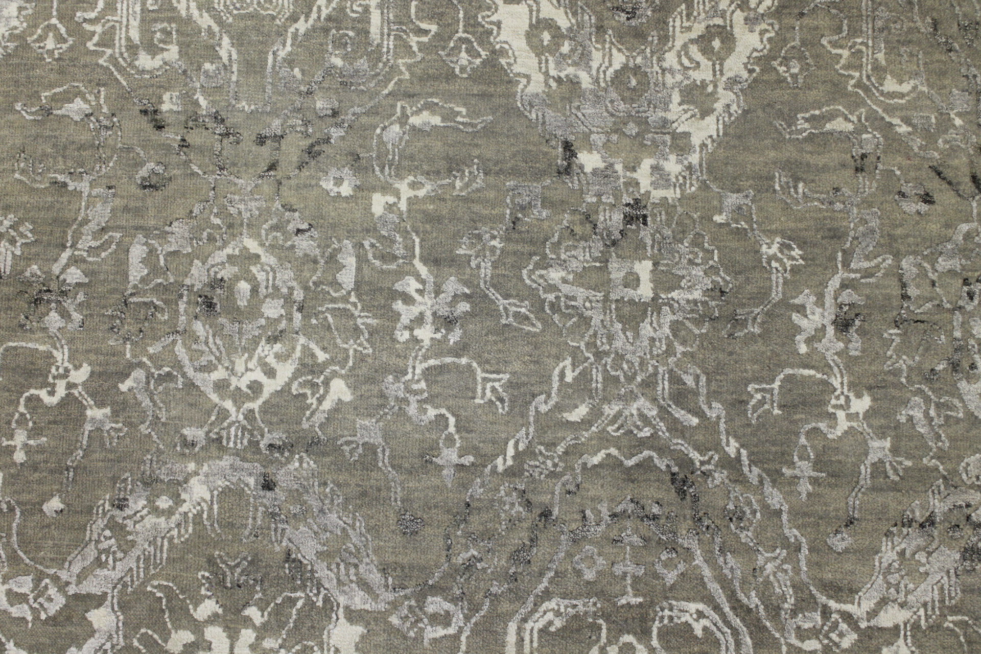 Contemporary & Modern Rugs Sapphire 022492 Lt. Grey - Grey & Ivory - Beige Hand Knotted Rug