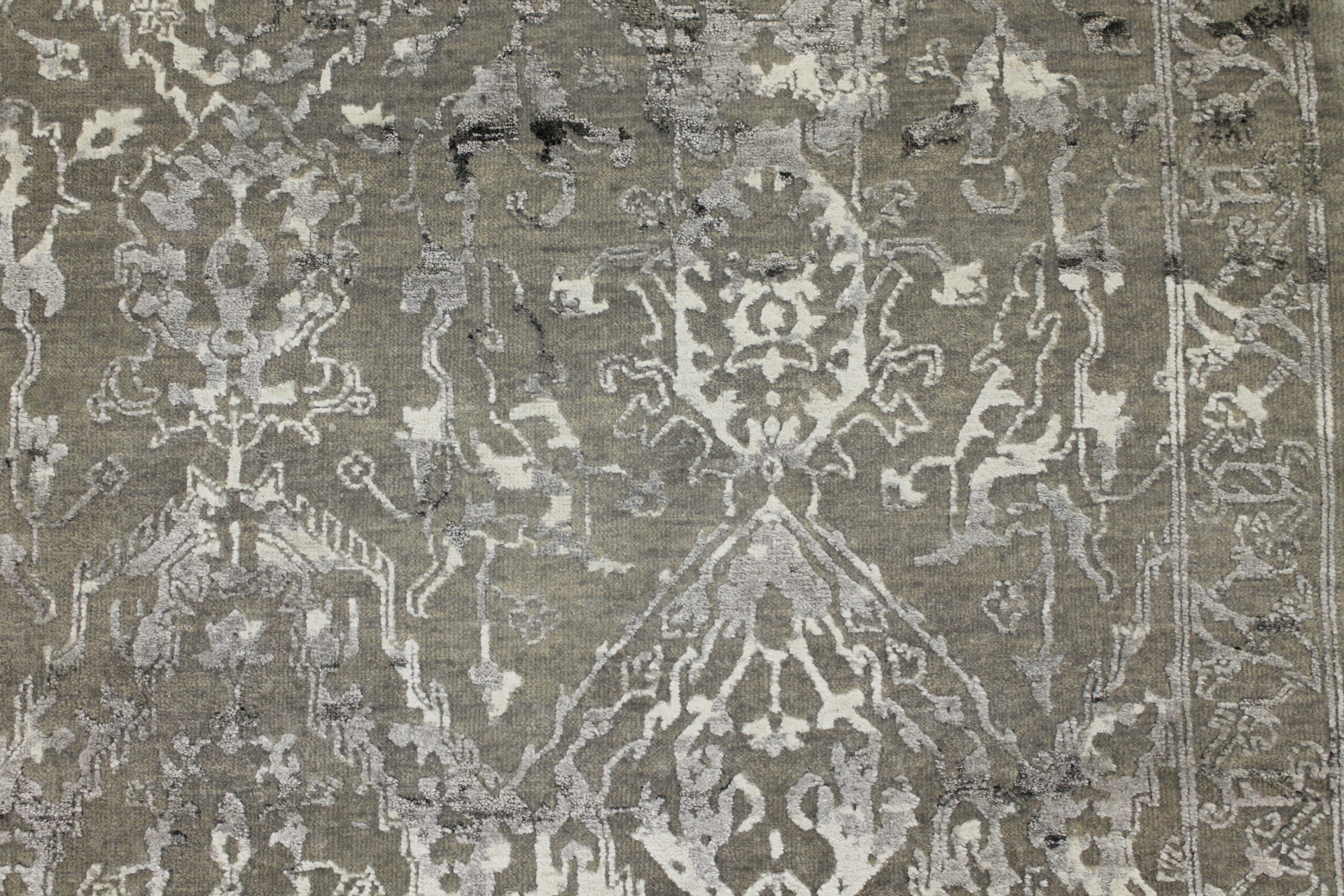 Contemporary Rugs & Transitional Rugs Sapphire 022492 Lt. Grey - Grey & Ivory - Beige Hand Knotted Rug