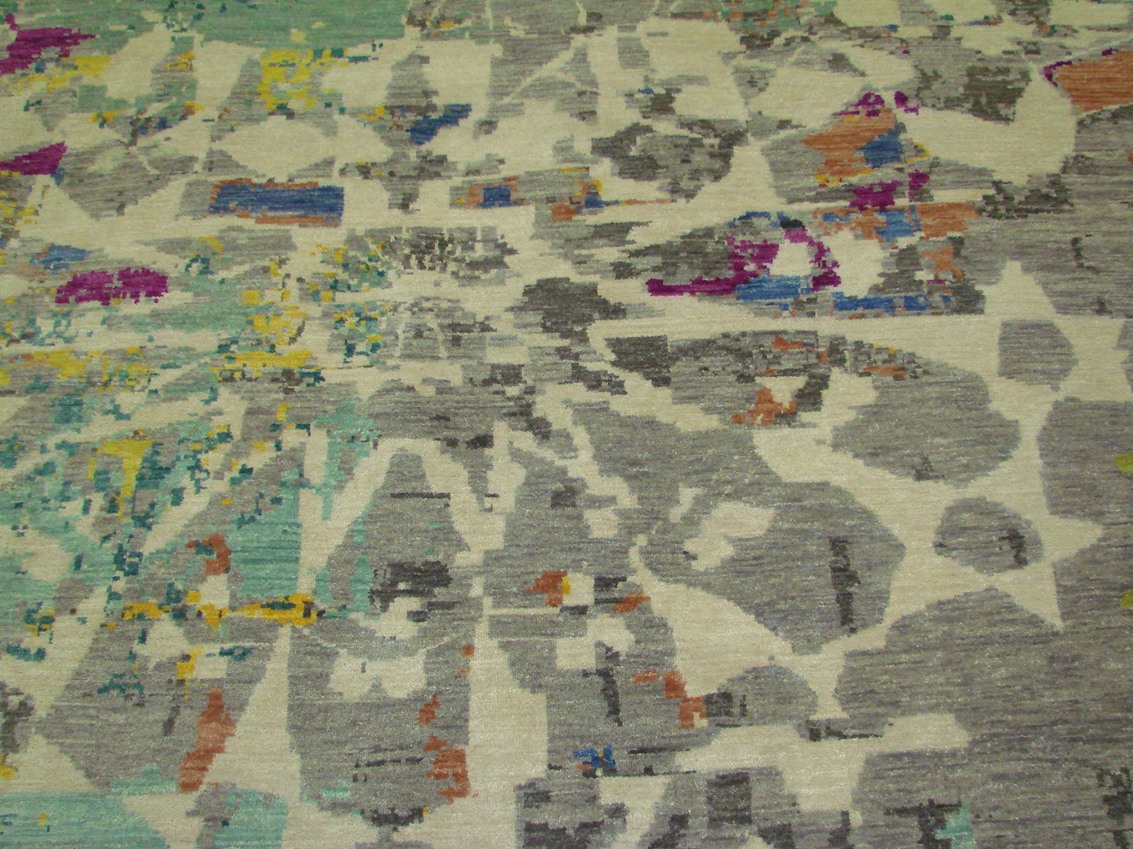 Contemporary Rugs & Transitional Rugs Jankat 022088 Lt. Grey - Grey & Multi Hand Knotted Rug