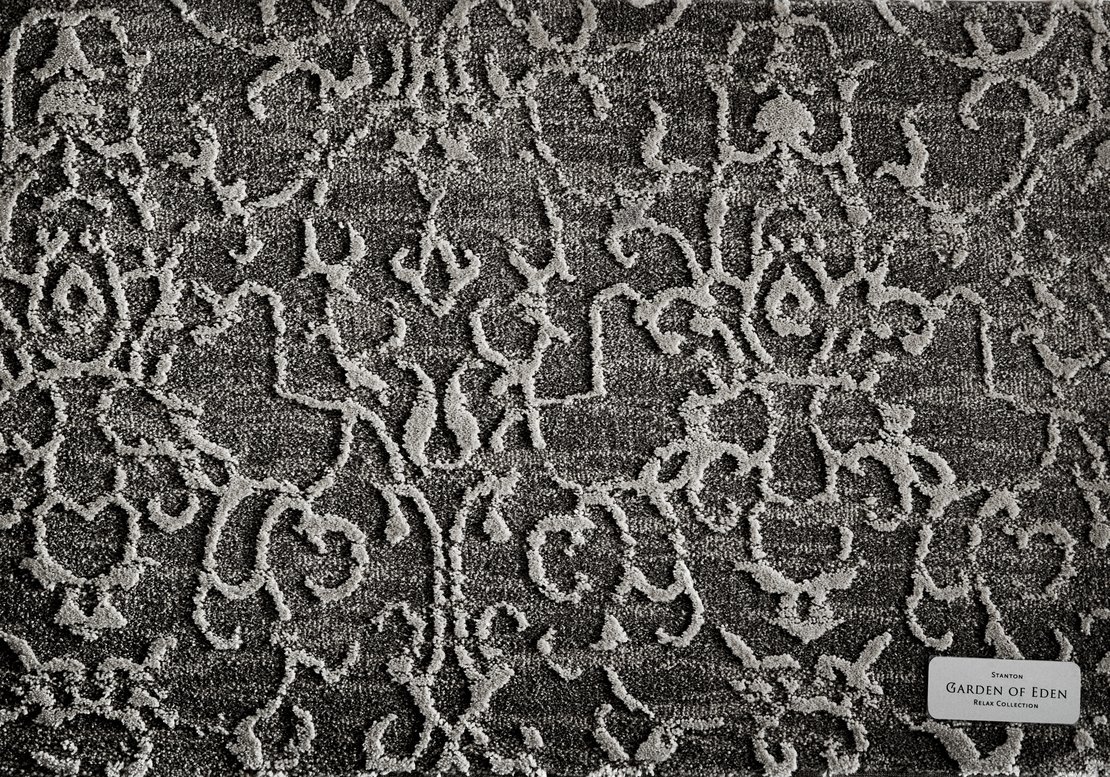 Custom Rugs, Runners & Rounds Garden of Eden Metal Black - Charcoal & Lt. Grey - Grey Machine Made Rug