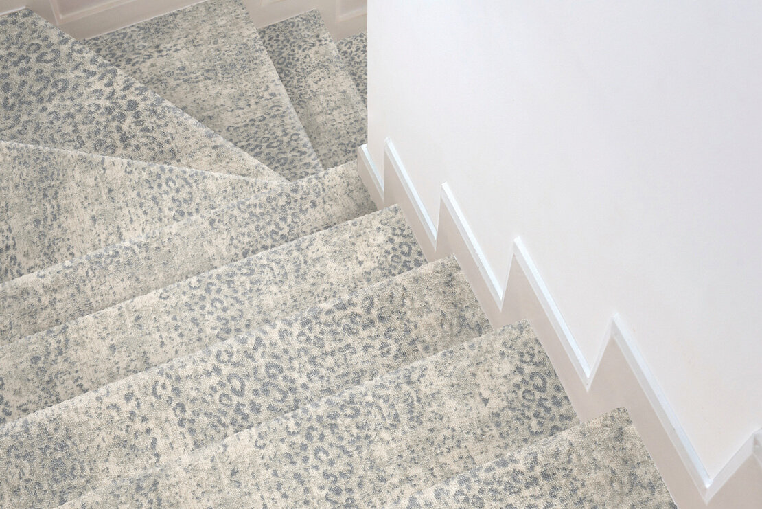 Custom Rugs, Runners & Rounds King Cheetah Mist Lt. Grey - Grey Machine Made Rug