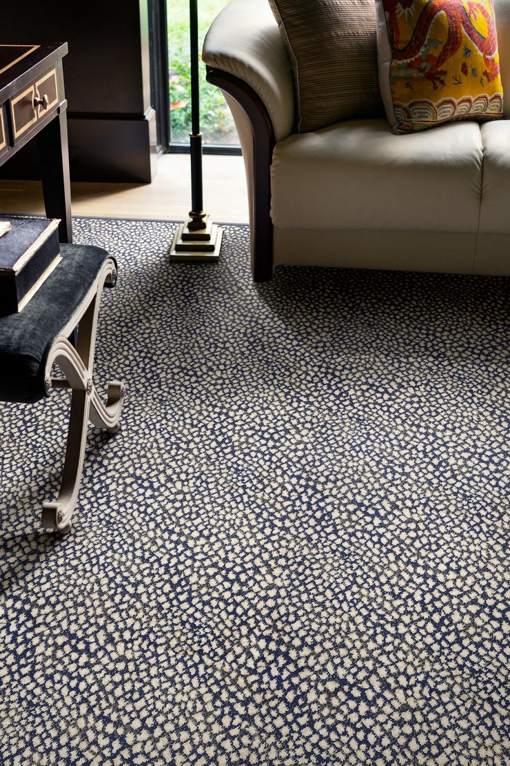 Custom & Wall to Wall Serengeti Marine Medium Blue - Navy & Ivory - Beige Machine Made Rug