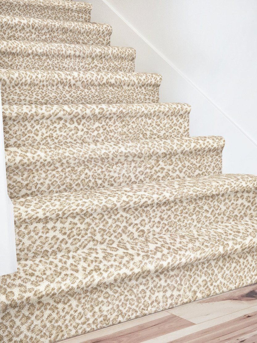 Custom Rugs, Runners & Rounds Serengeti Marine Medium Blue - Navy & Ivory - Beige Machine Made Rug