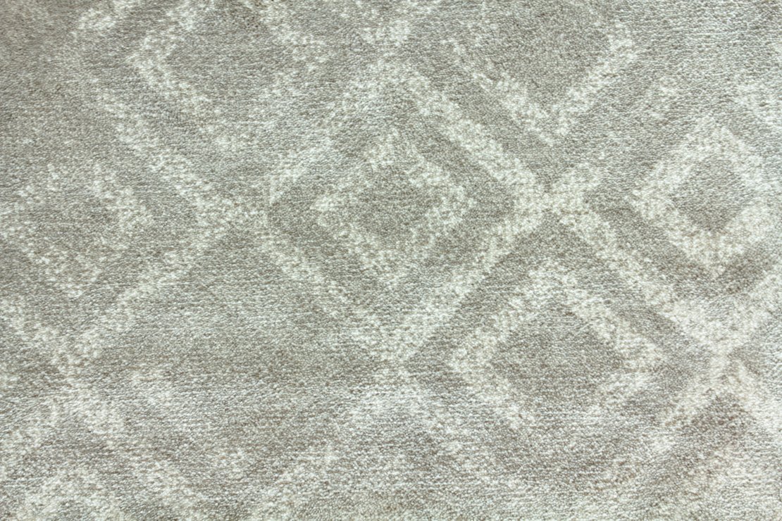 Custom Rugs, Runners & Rounds Sphinx Dove Lt. Grey - Grey Machine Made Rug