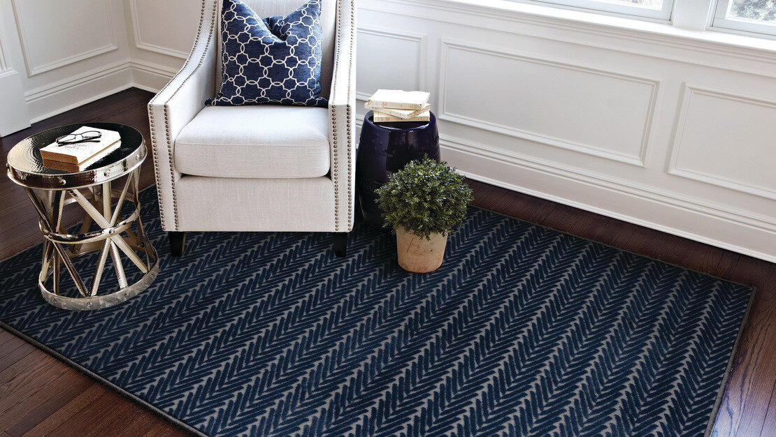 Custom & Wall to Wall Candid Glacier Medium Blue - Navy Machine Made Rug