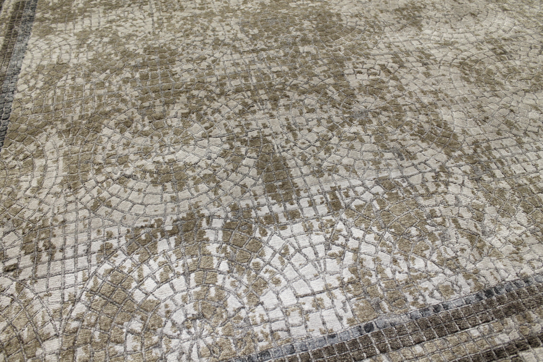 Contemporary Rugs & Transitional Rugs Mosaic 022658 Ivory - Beige & Lt. Grey - Grey Hand Knotted Rug