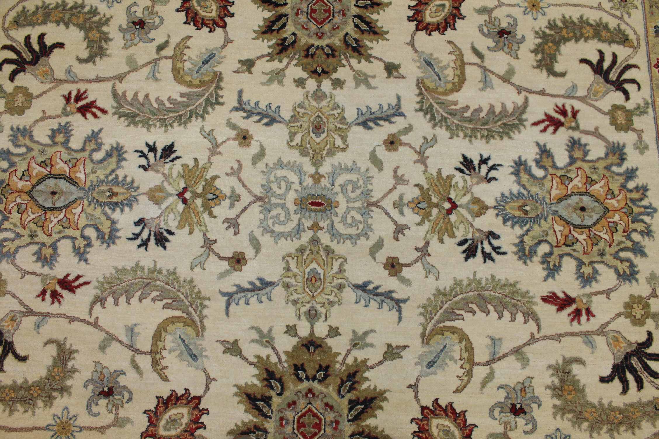 Traditional & Oriental Rugs Sultan 025208 Ivory - Beige & Lt. Blue - Blue Hand Knotted Rug
