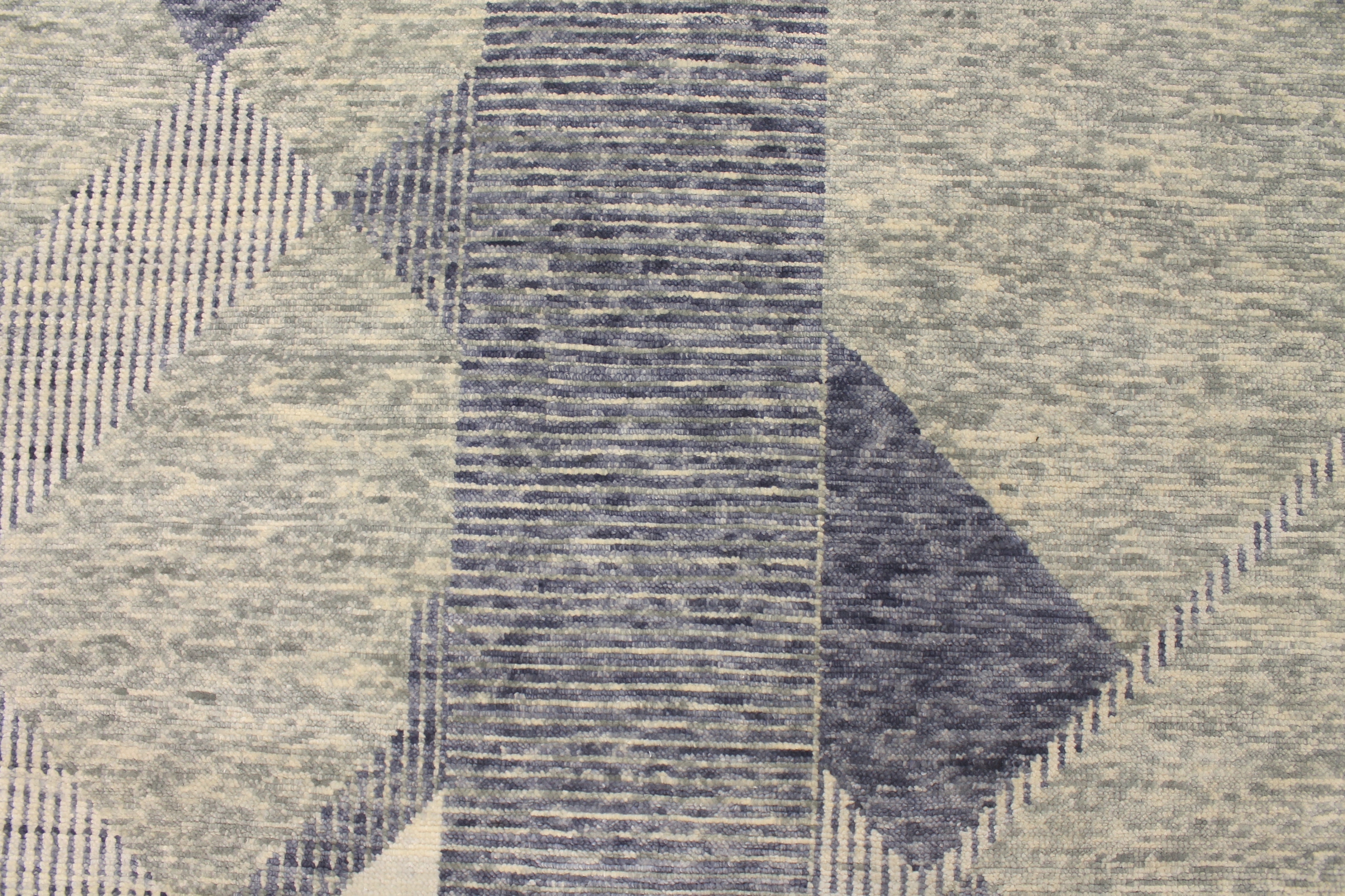 Contemporary Rugs & Transitional Rugs EDGE 027549 Lt. Grey - Grey Hand Knotted Rug