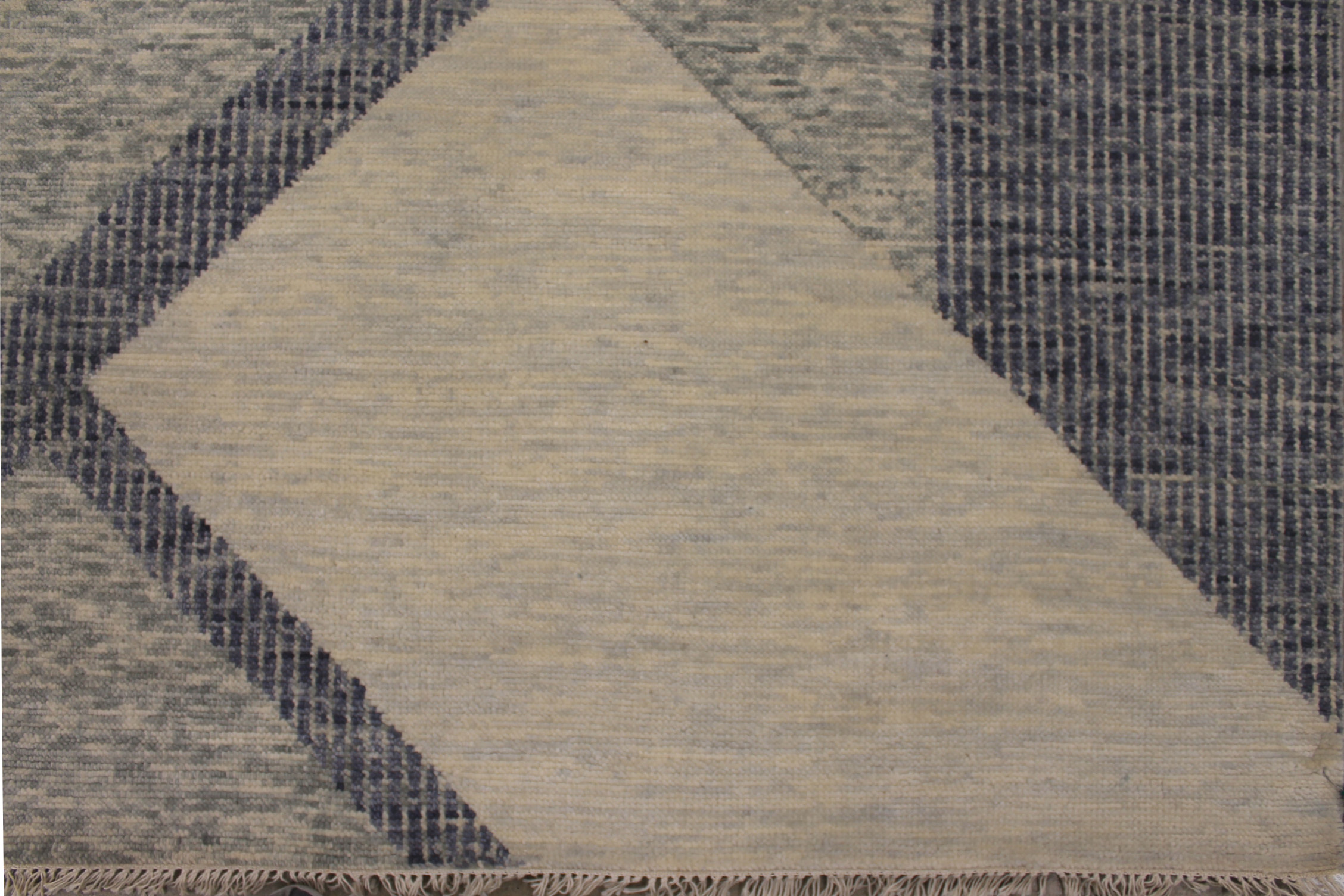 Contemporary Rugs & Transitional Rugs EDGE 027549 Lt. Grey - Grey Hand Knotted Rug