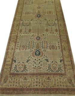 Traditional Hand Knotted Wool Rug