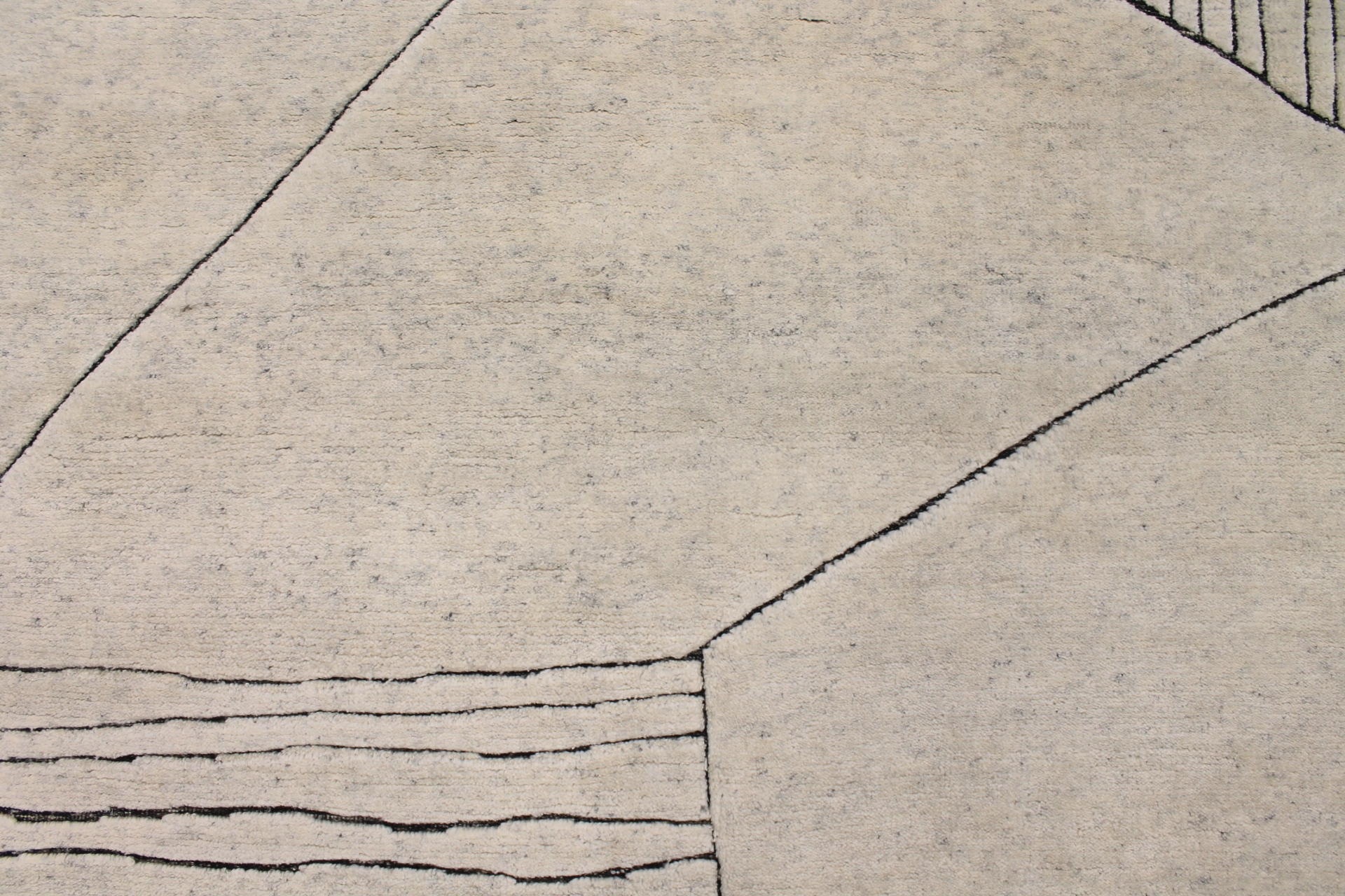 Casual Rugs & Solid Rugs Casbah 29607 Ivory - Beige & Black - Charcoal Hand Knotted Rug