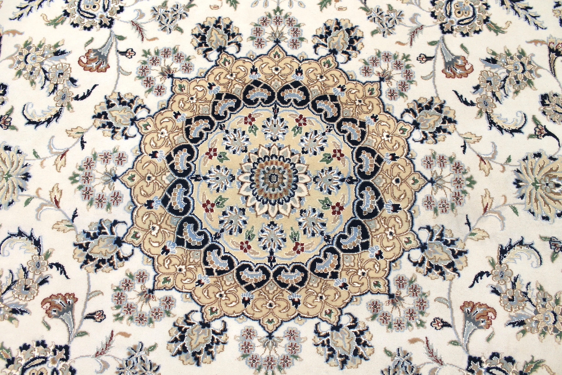 Traditional & Oriental Rugs Indian Nain 29408 Ivory - Beige Hand Knotted Rug