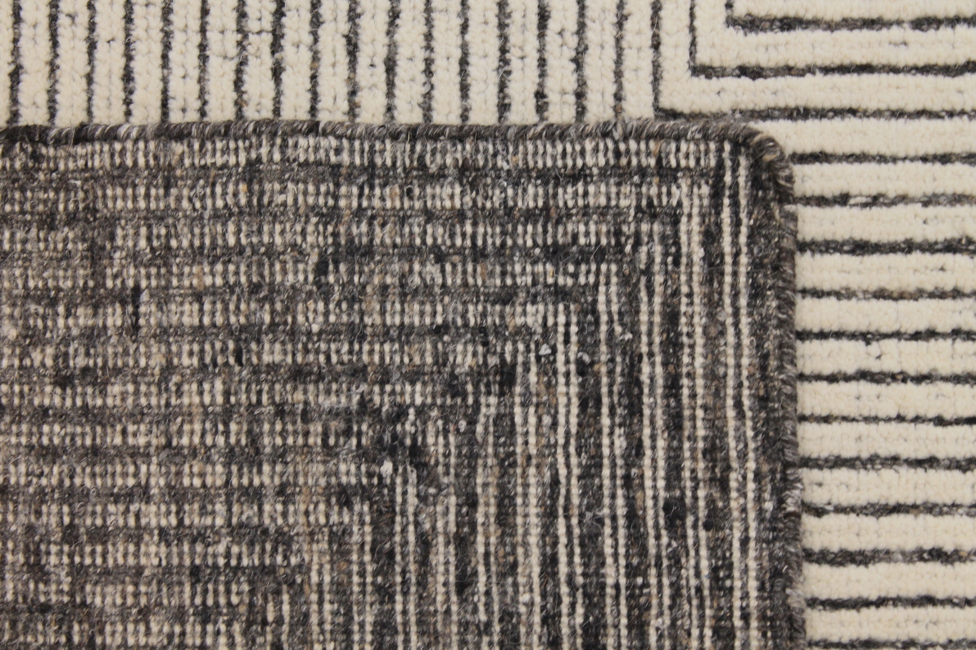 Casual Rugs & Solid Rugs Casbah R-3  029339 Ivory - Beige & Black - Charcoal Hand Knotted Rug